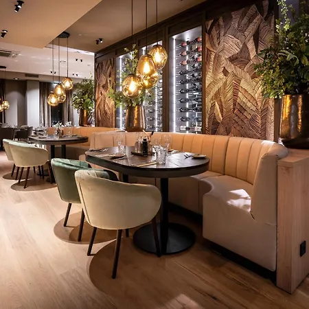 호텔 Grenshotel De Jonckheer 오쎈드레트