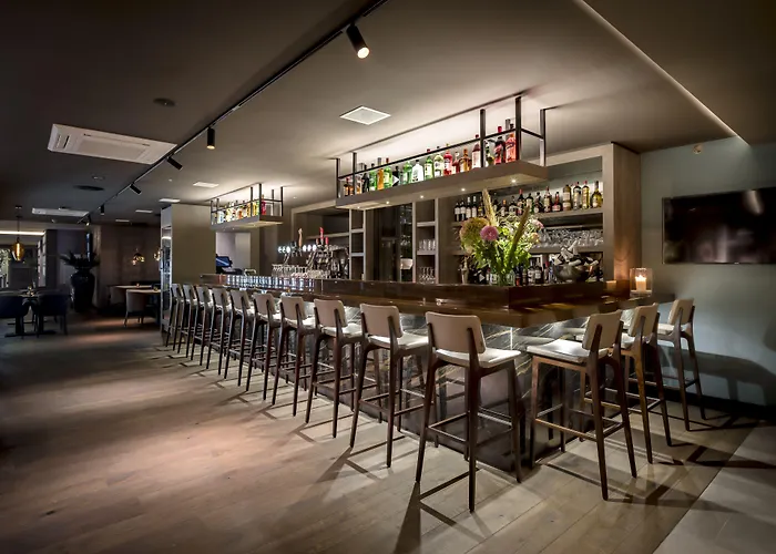 Hotel Grenshotel De Jonckheer 4*