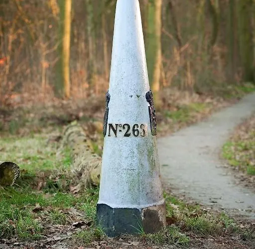 Grenshotel De Jonckheer Hotel 4*