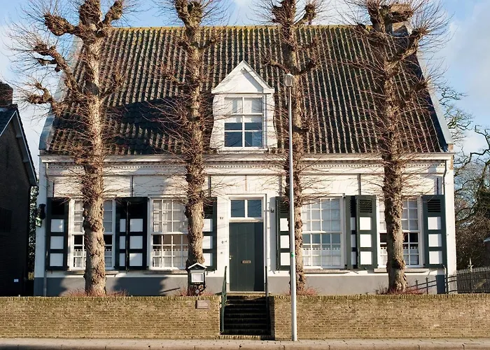 Grenshotel De Jonckheer Hotel 4*