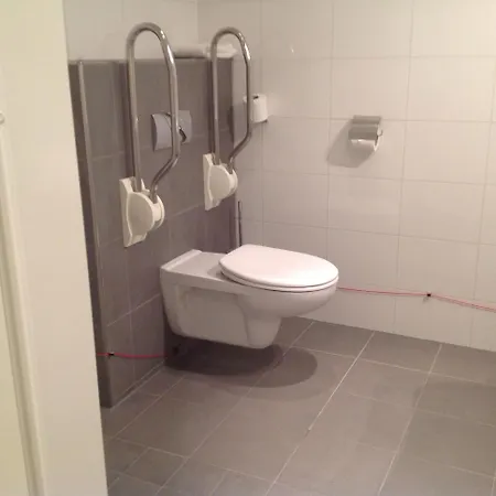 Hotel Grenshotel De Jonckheer 4*