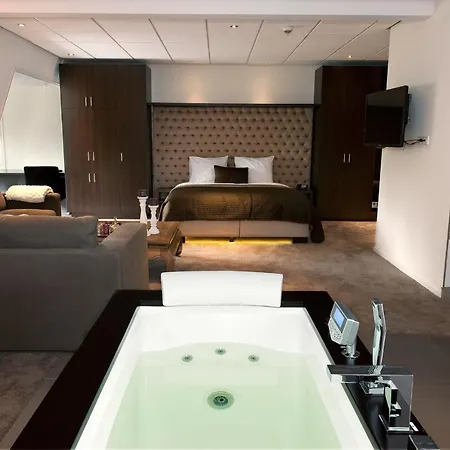 Hotel Grenshotel De Jonckheer 4*