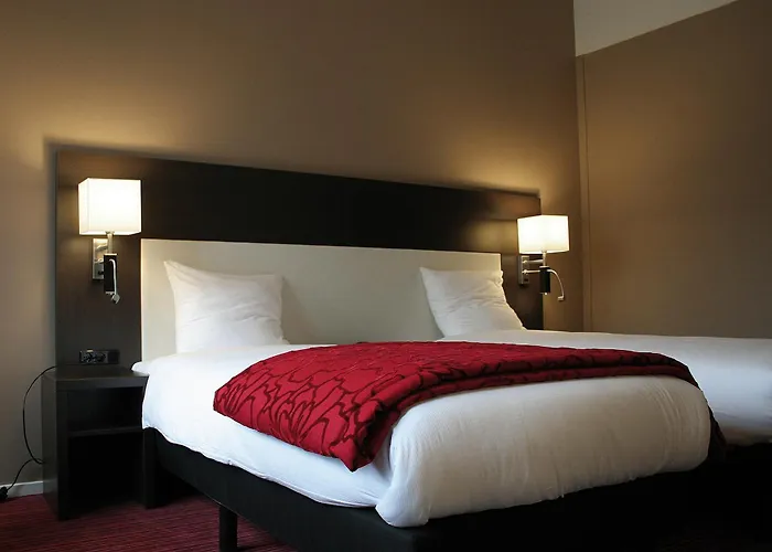 Hotel Grenshotel De Jonckheer 4*