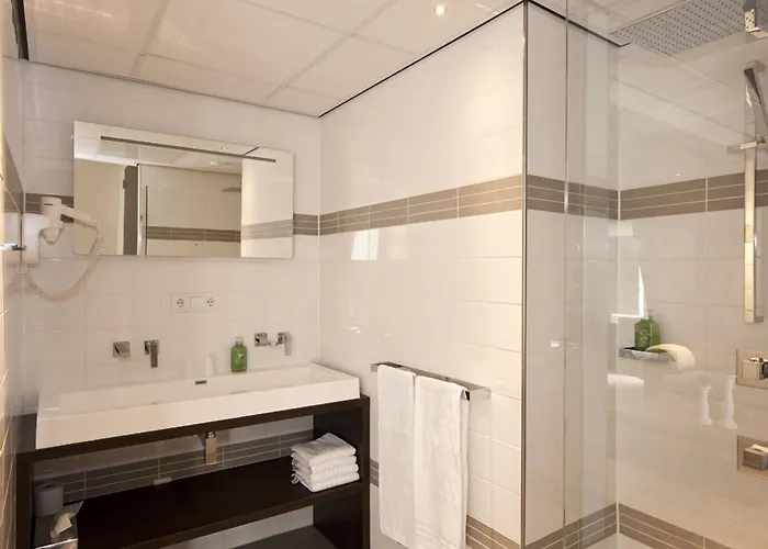 Grenshotel De Jonckheer Hotel 4*